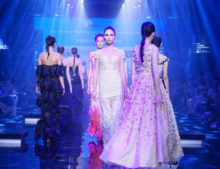 Internet + new fashion, R & F International Trade Port · PDC Fashion Night was successfully held